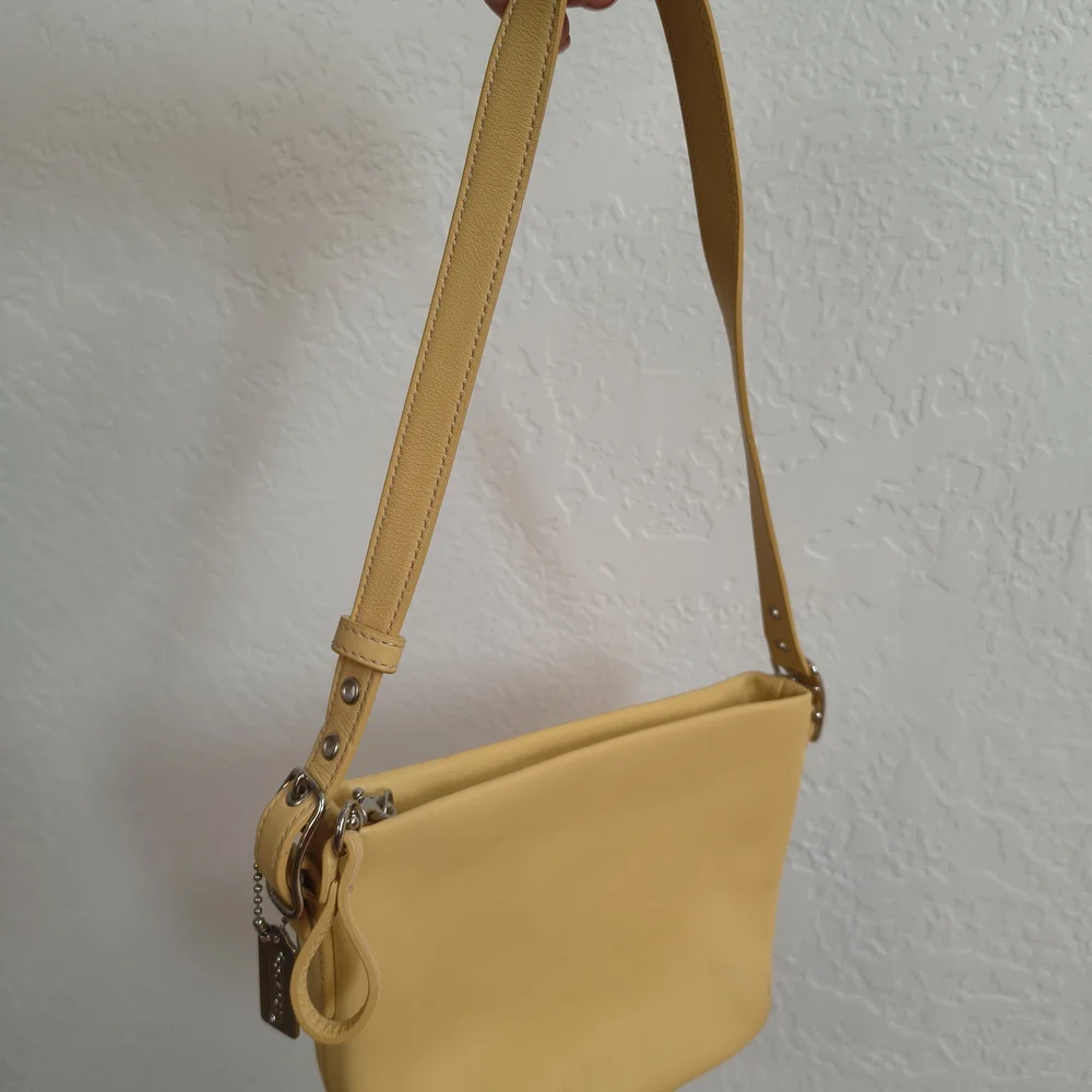 Coach Cream Shoulder Hand Bag - Picture 11 of 17